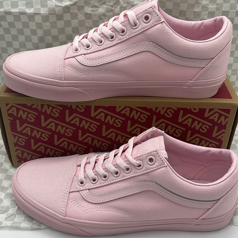 Vans Women’s Pink Sneakers Classic Design Old Skool
Pastel Mono Pink
VN000CT8PNK - Picture 4 of 16